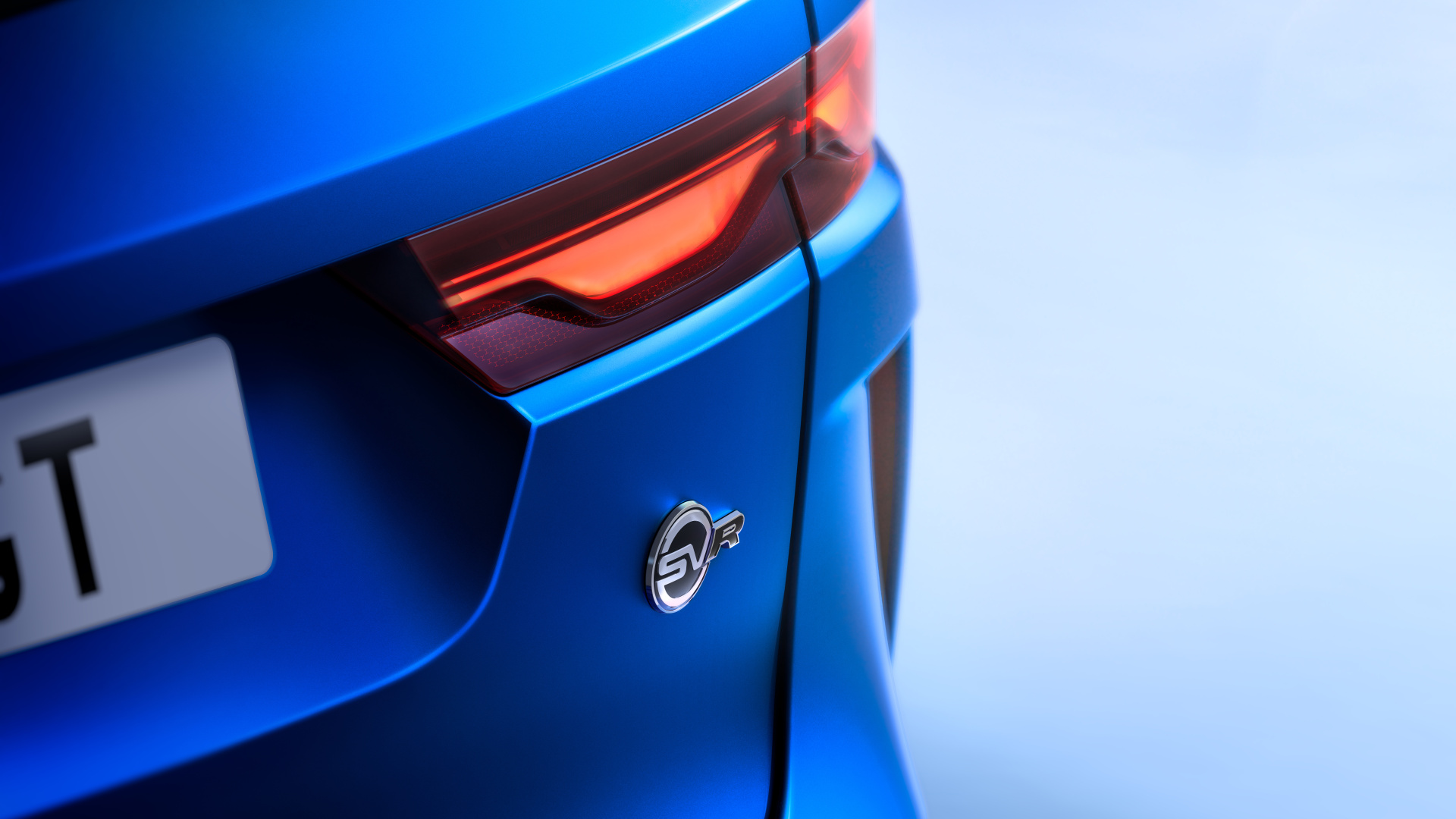 SMALL_F-PACE-SVR-badgedetail